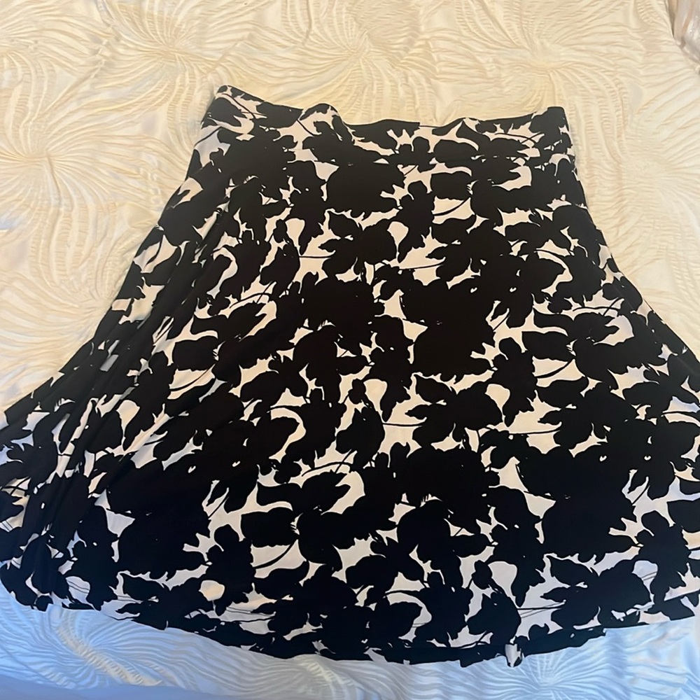 Black and White Loft knit skirt, size M